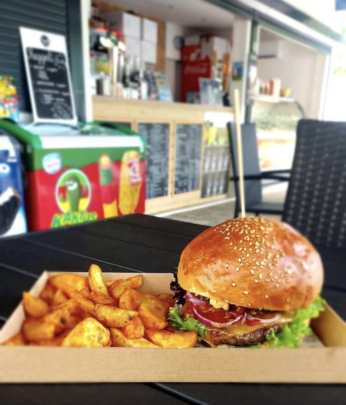 Terasz burger sült krumplival
